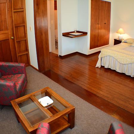 Hotel Crown 멜로 외부 사진